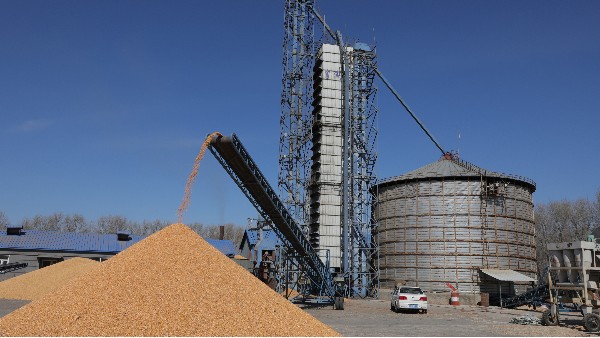 烘糧1萬噸成本僅24萬，秸稈打捆直燃熱風爐為農(nóng)戶增收